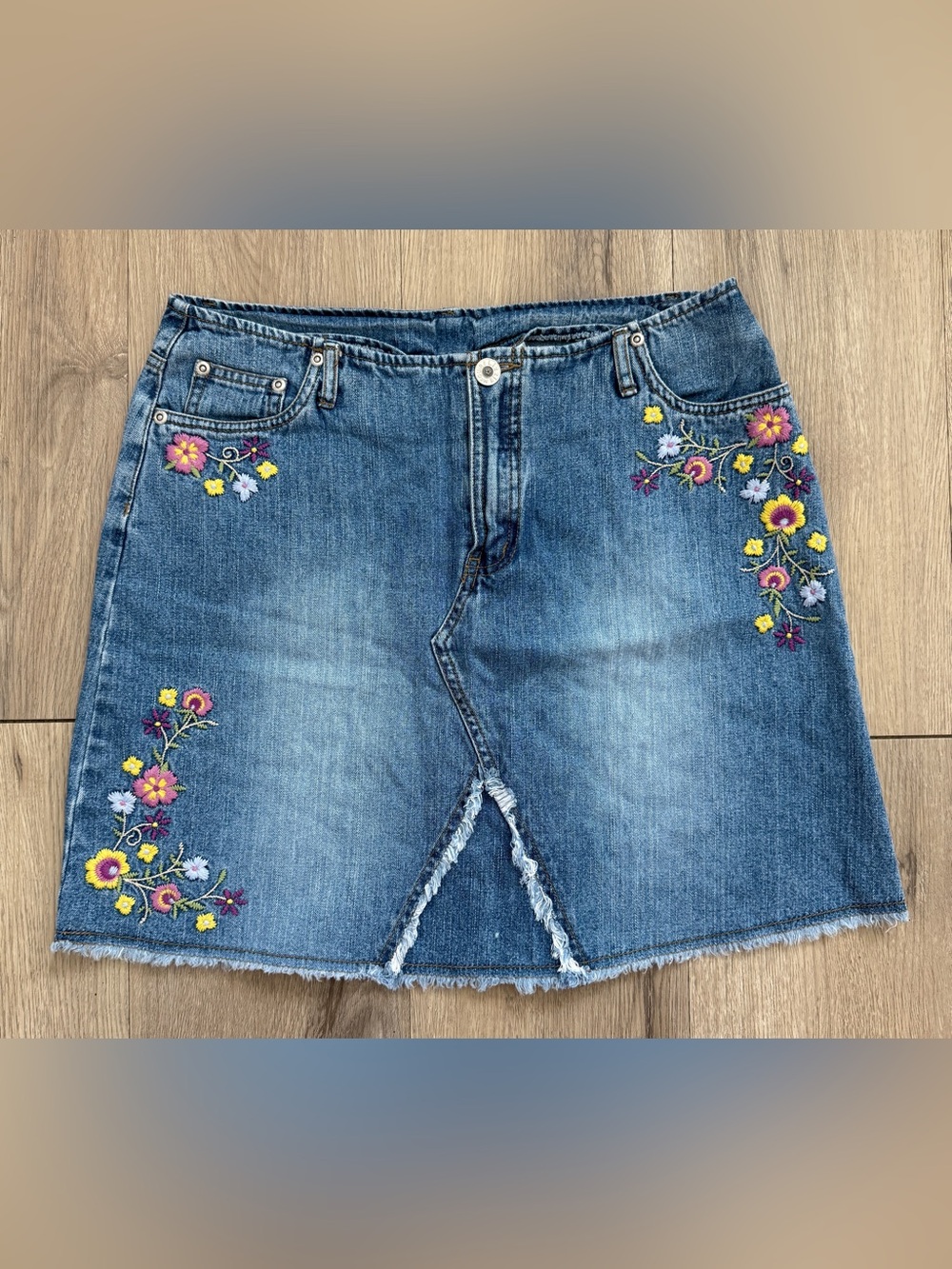 Lizzie McGuire by Limited Too Blue Denim Floral Embroidered Skirt 7 Juniors